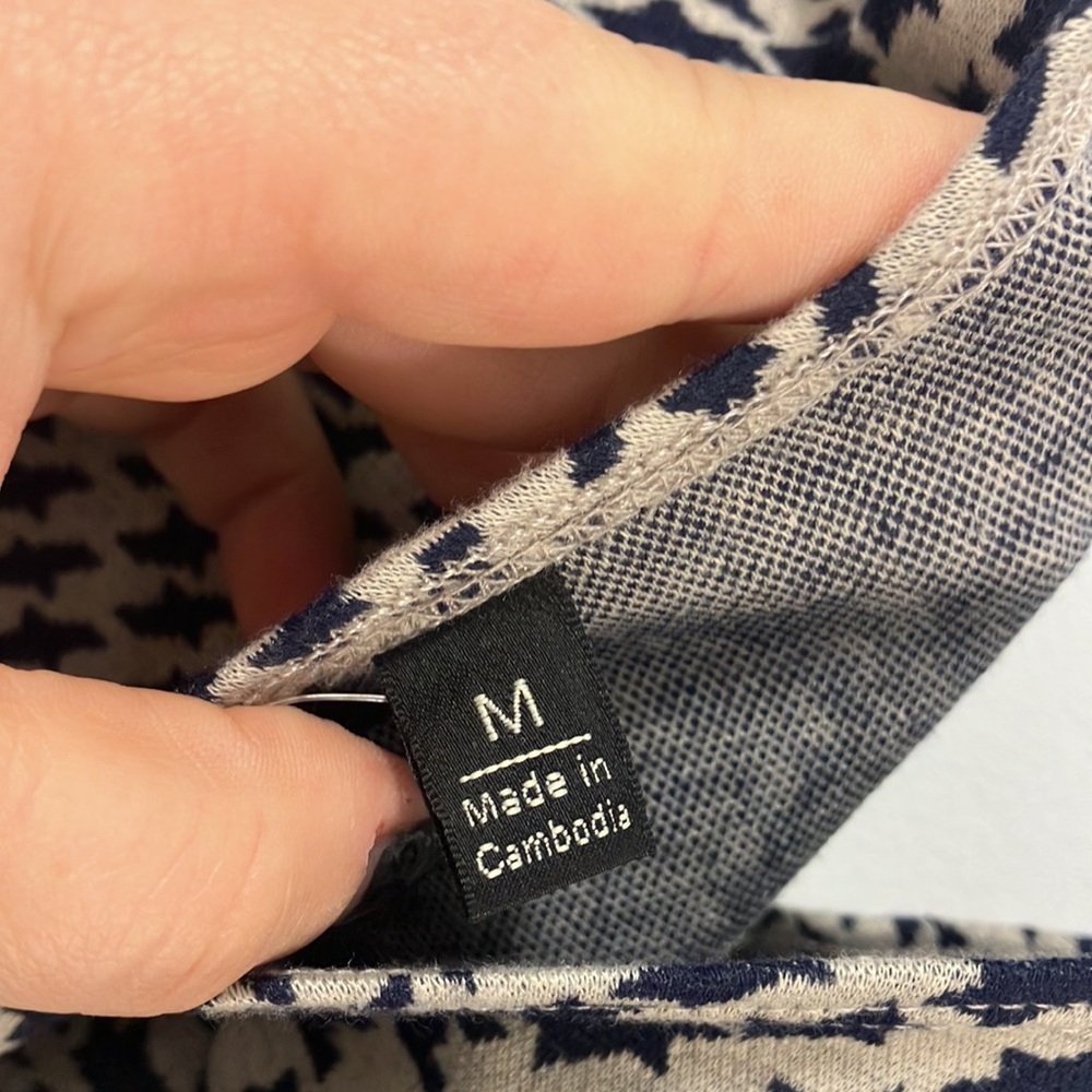 Patterned Crop Top - Picture 6 of 7